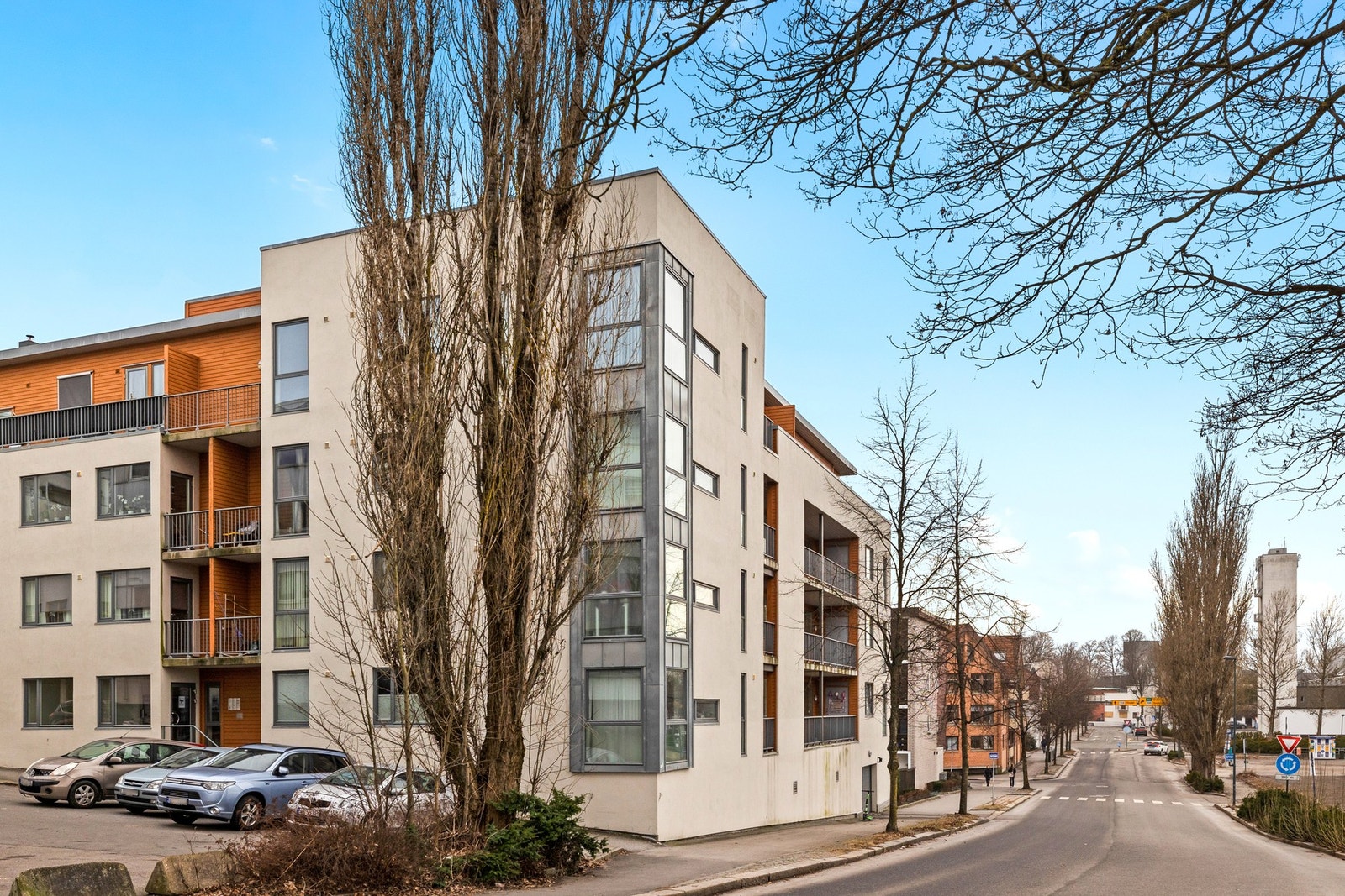 Det er planlagt en helt ny Rema dagligvareforretning rett over veien. Galleribilde