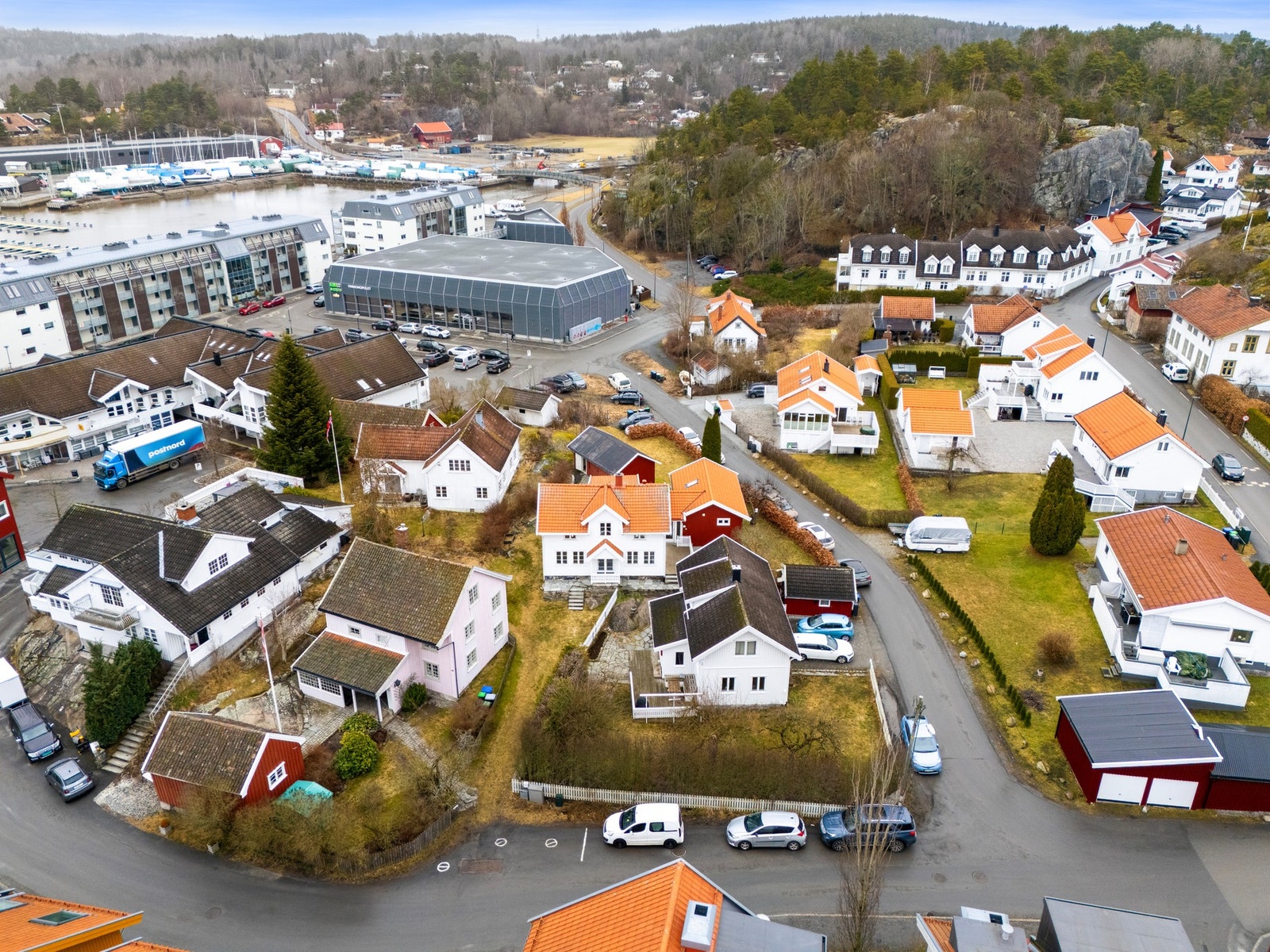 Her bor du midt i smørøyet av Son. Galleribilde