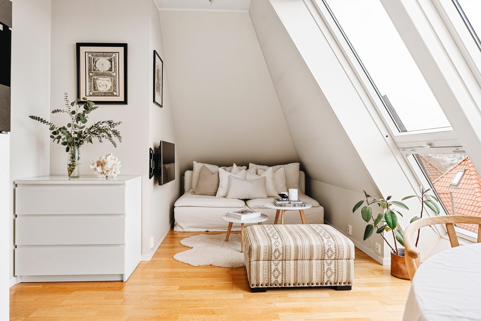 Her er det plass til å lage en koselig sofagruppe. Galleribilde