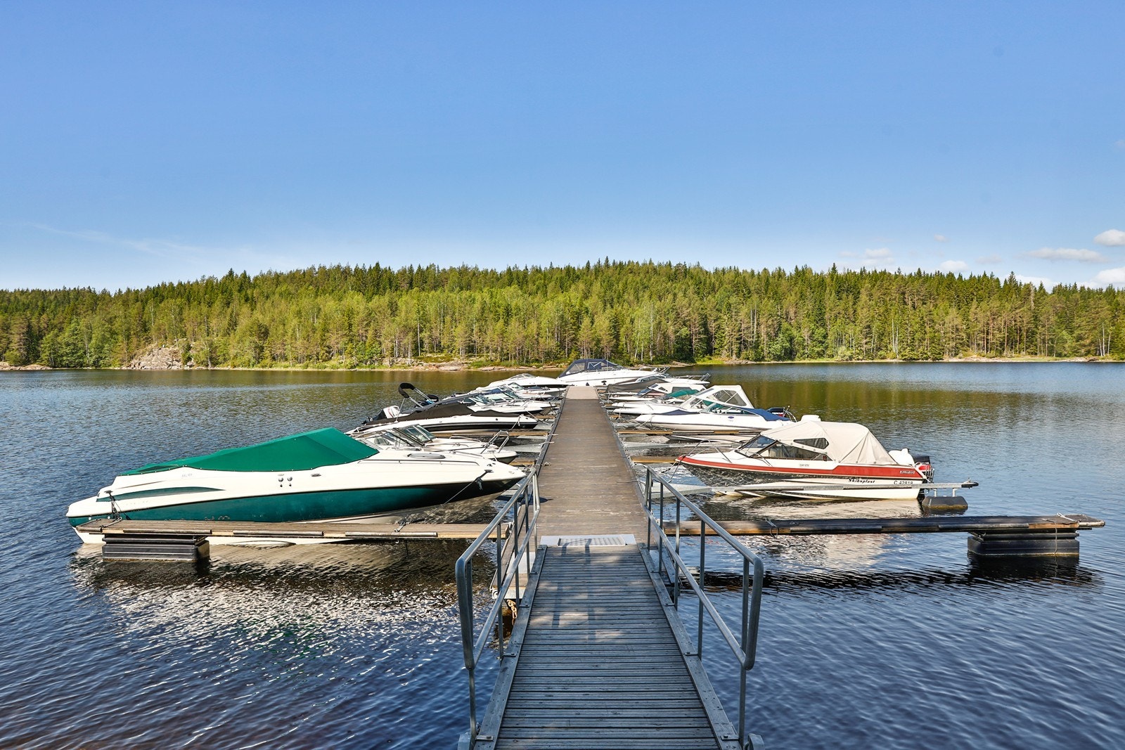 Det medfølger bryggeplass på fellesbrygga. Galleribilde