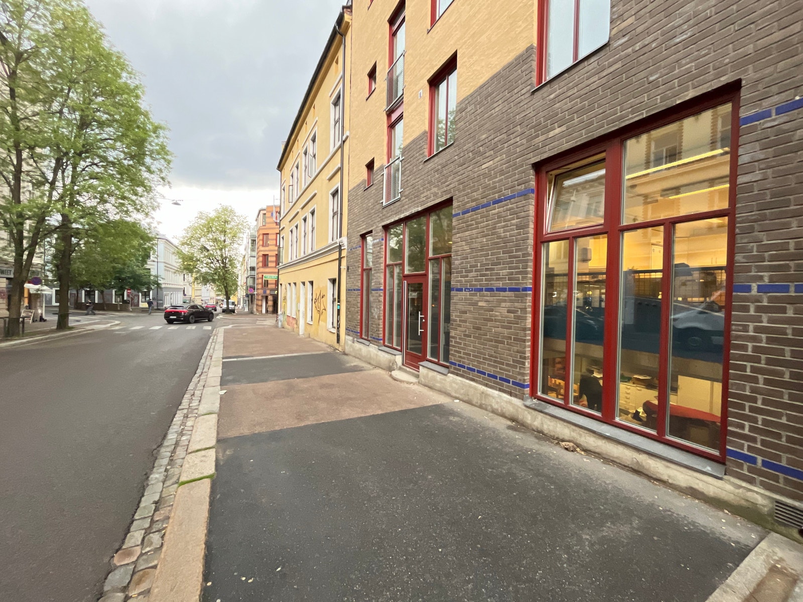 Næringslokalet ligger i trafikkert gate Galleribilde