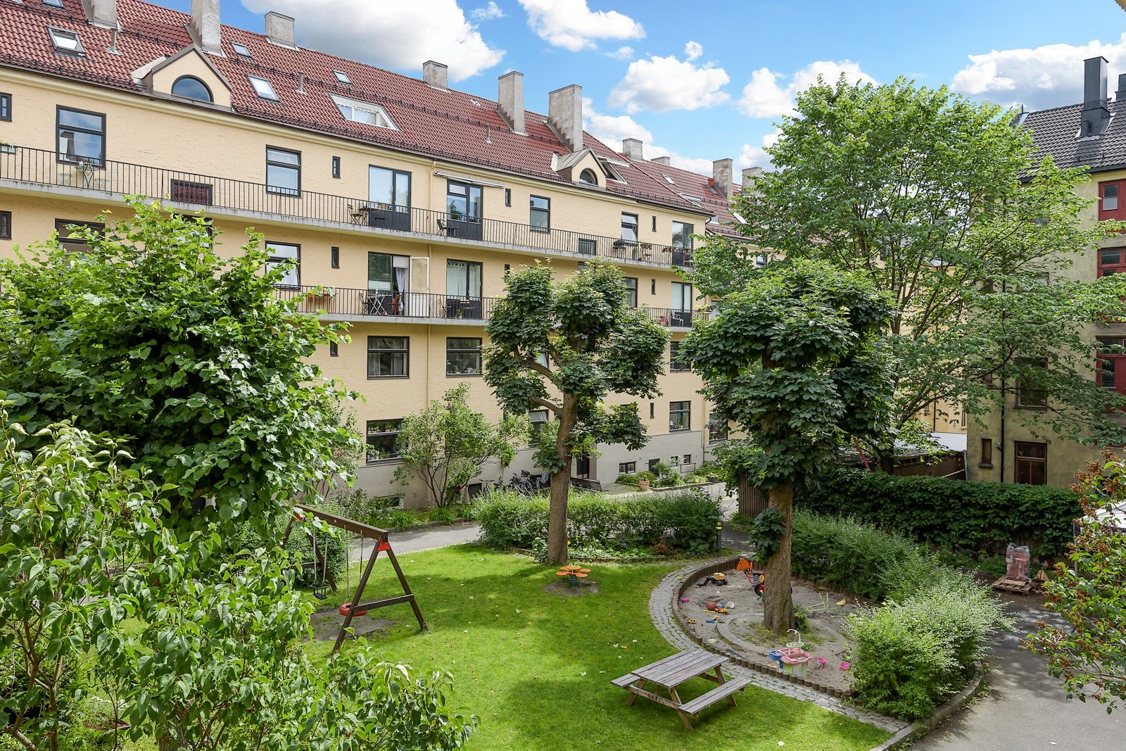 Torshov kvartal VI med praktfullt bilfritt gårdsrom, egen gartner. Galleribilde