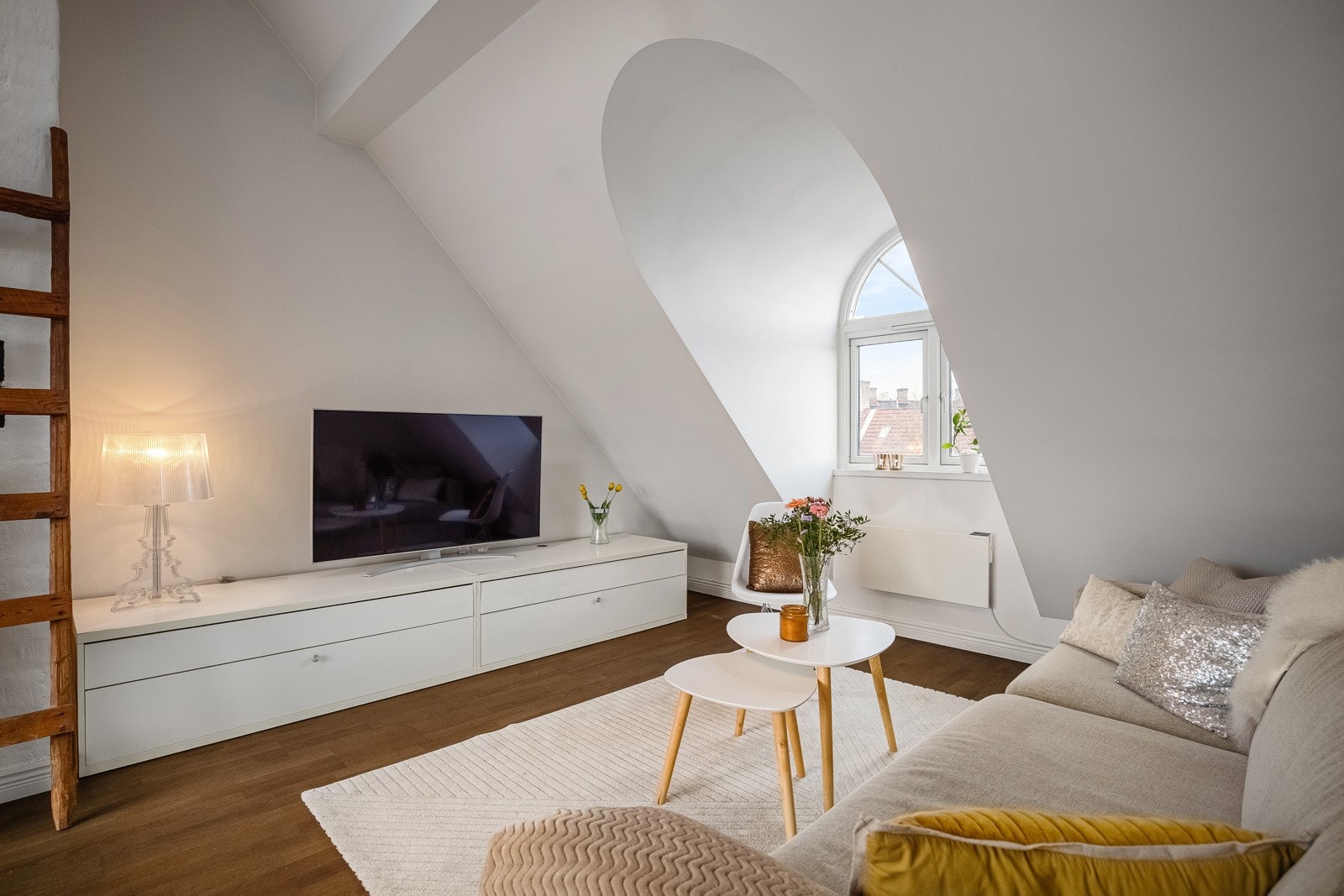 Loftsetasje. Galleribilde