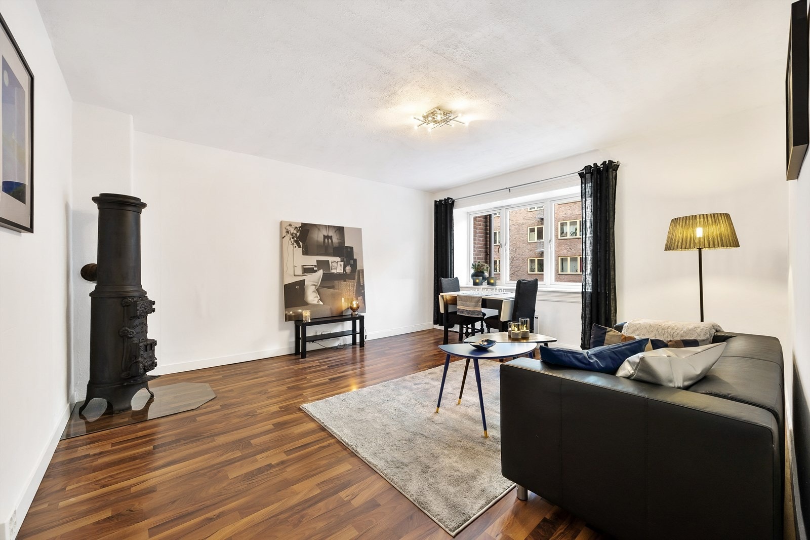 Eirik Løvseth v/EiendomsMegler 1 har gleden av å presentere Edvard Griegs allé 25! Galleribilde