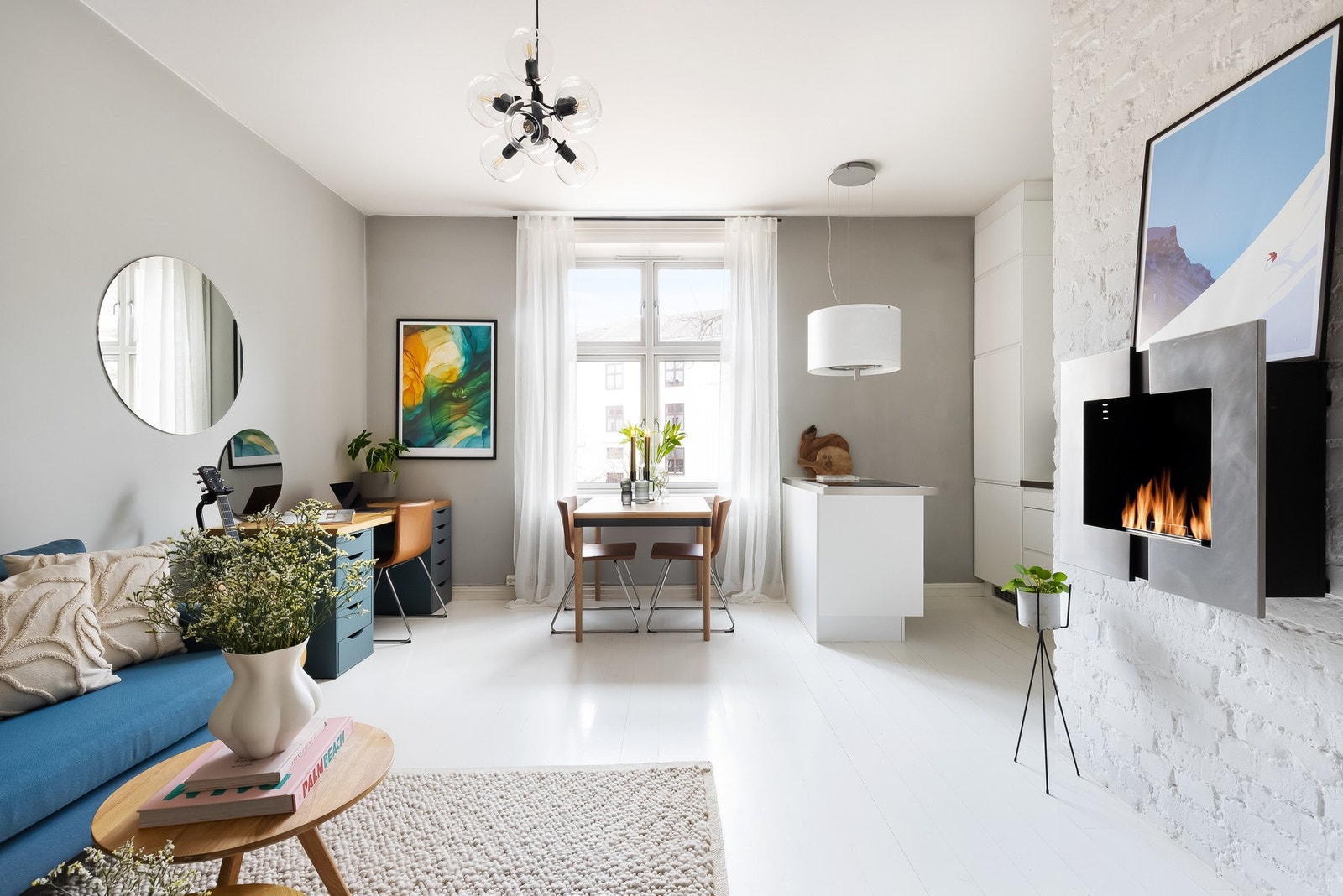 Christer Sebbah v/ EIE Løren ønsker velkommen til Colletts gate 56B! Galleribilde