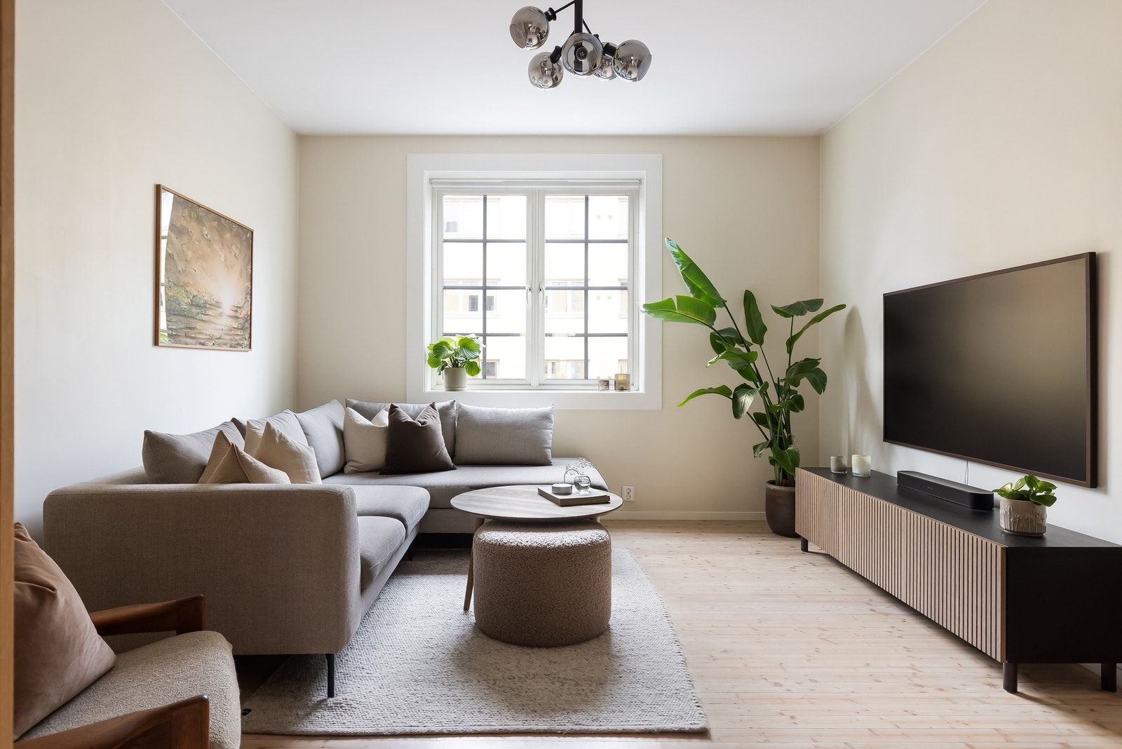 Flotte originale tregulv er gjennomgående i alle rom utenom bad. Galleribilde