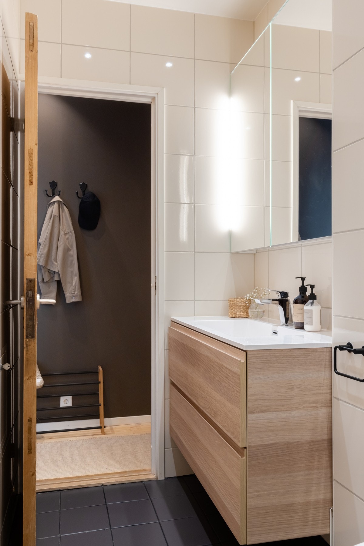 Det er også opplegg for vaskemaskin. Borettslaget har til info også to fellesvaskerier. Galleribilde