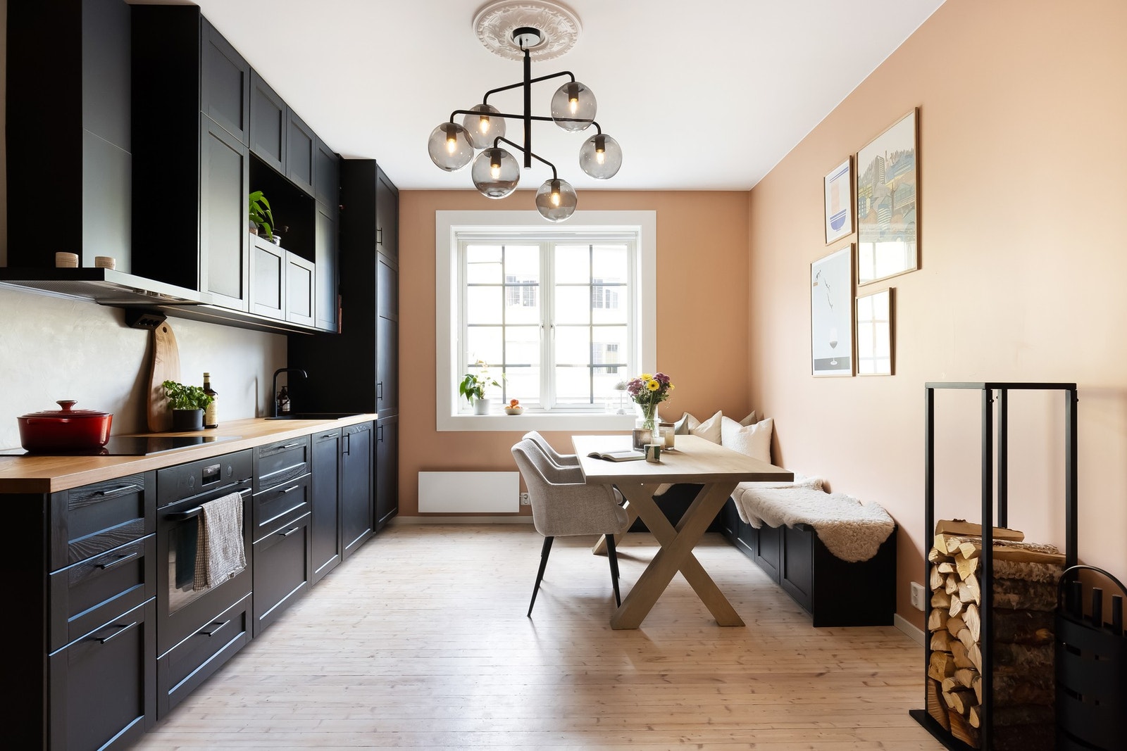 Kjøkkenet er fra IKEA og ble pusset opp i 2019. Galleribilde