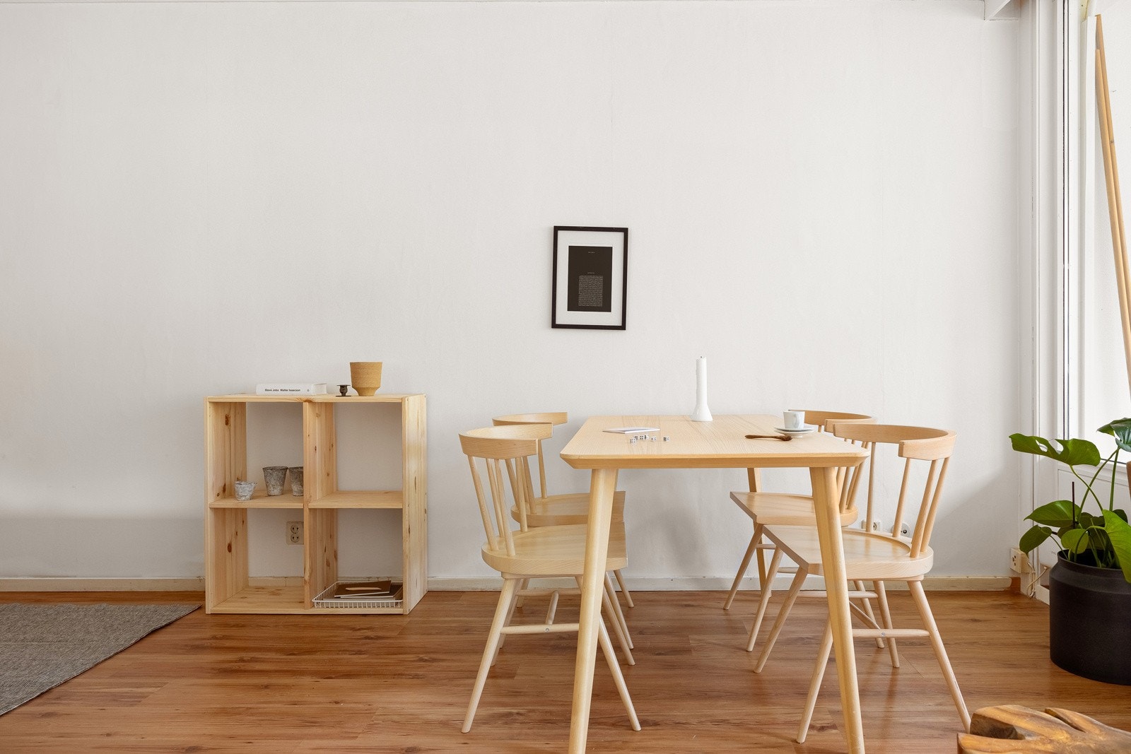 Stue/kjøkkenområdet gjør det enkelt å innrede rommet i ulike soner. Galleribilde