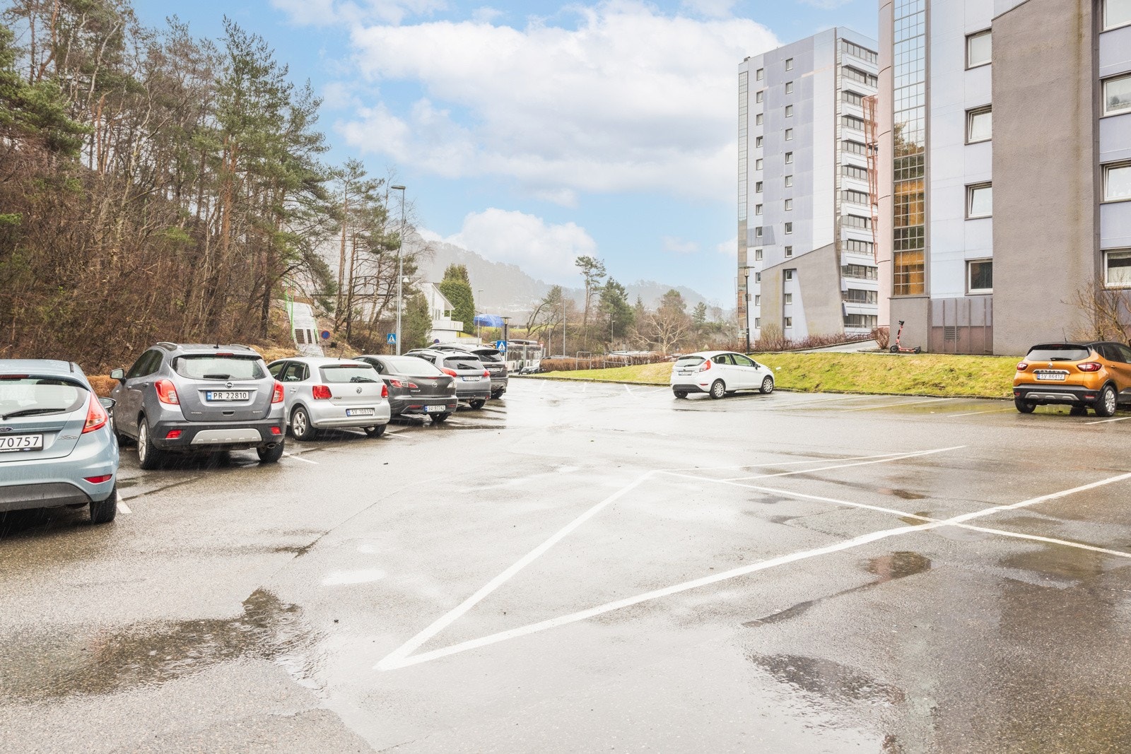 Hver andelseier får 4 digitaleparkeringskort, 2 til boenheten og 2 til gjester. Galleribilde
