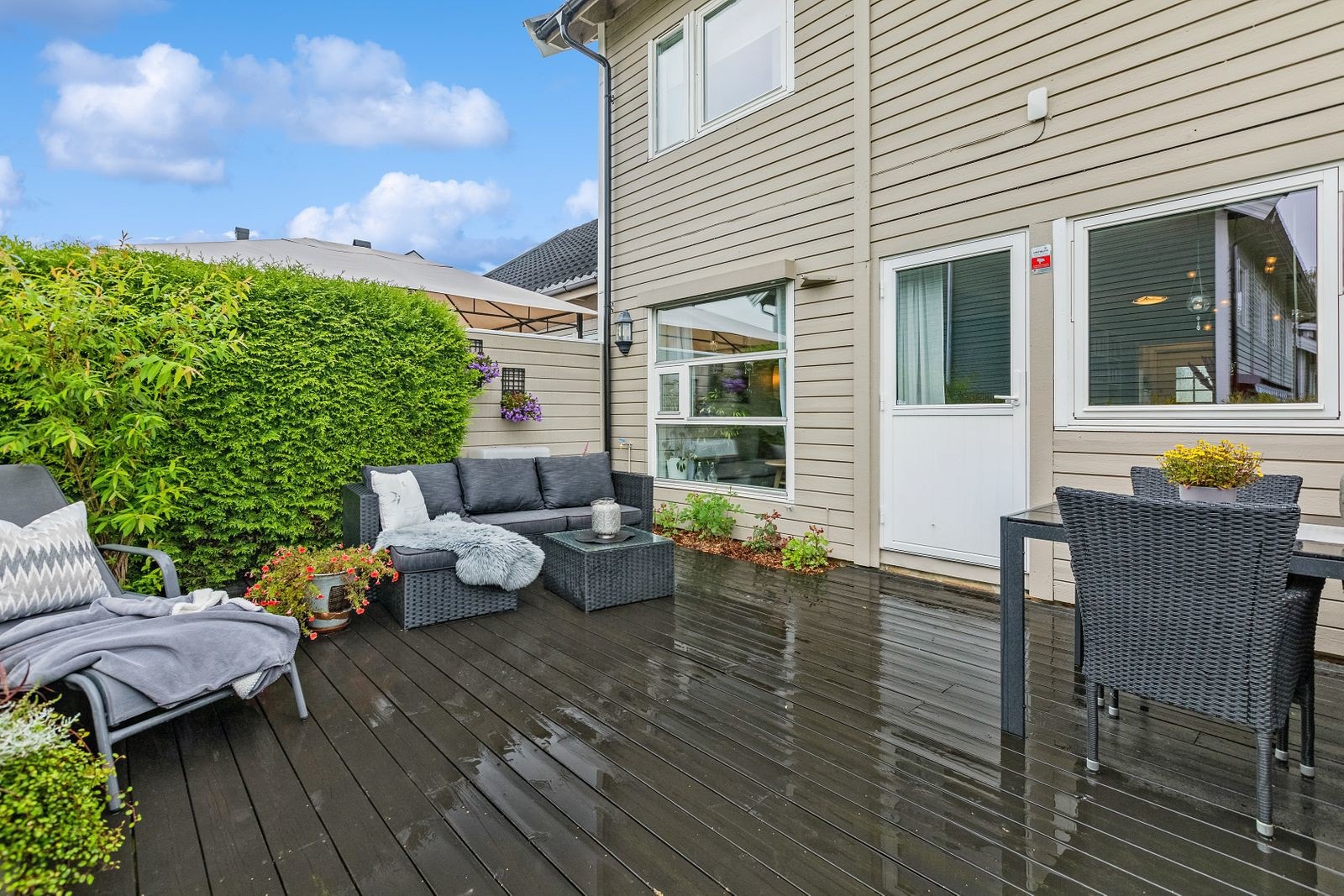 Terrassen er godt skjermet for innsyn. Galleribilde