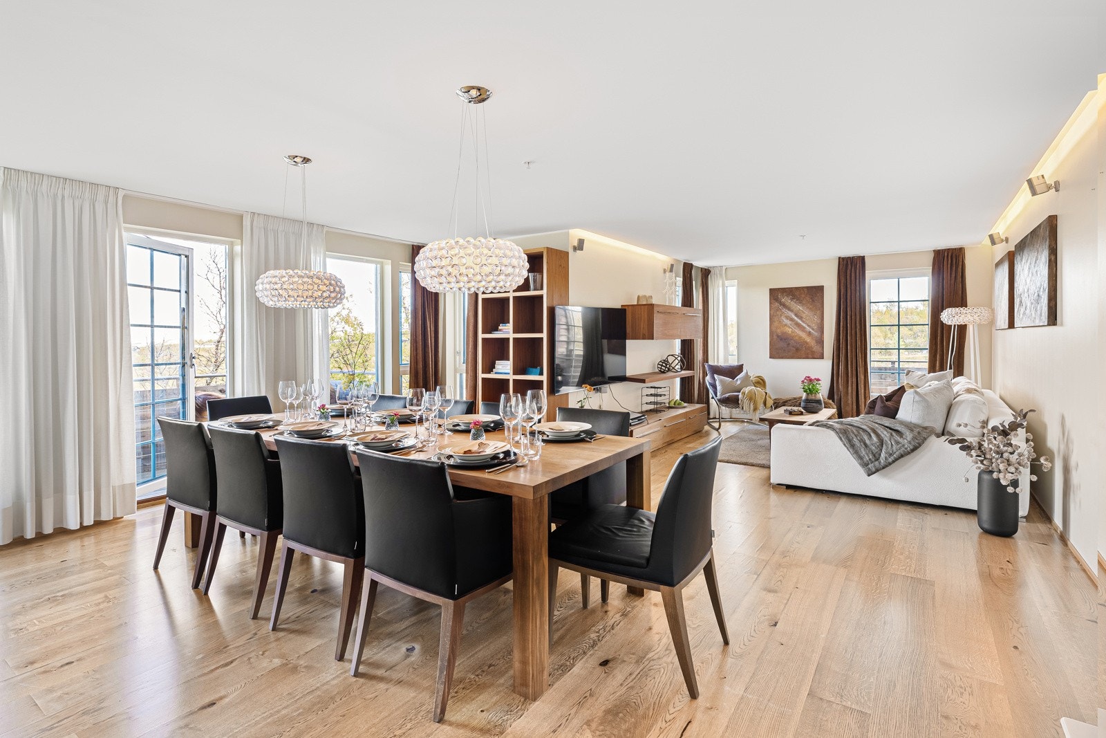 Plass til hyggelig middagsselskap Galleribilde