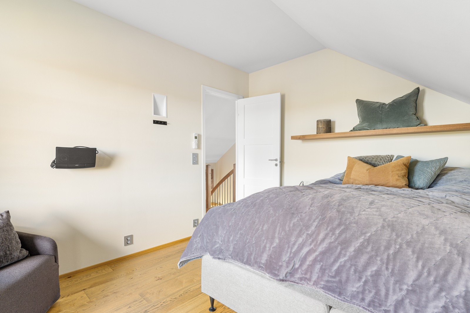 Soverom med dobbeltseng Galleribilde