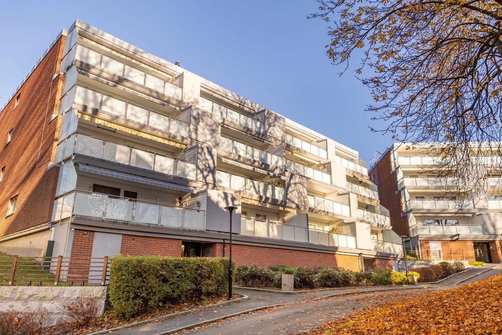 Området er perfekt for deg som ønsker en kombinasjon av å ha alle fasiliteter innen gangavstand. Galleribilde