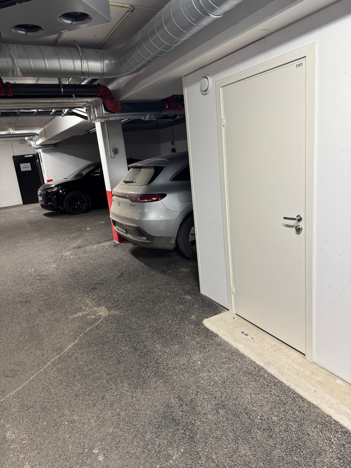 Avstand fra garasjeplass og bod til heis Galleribilde