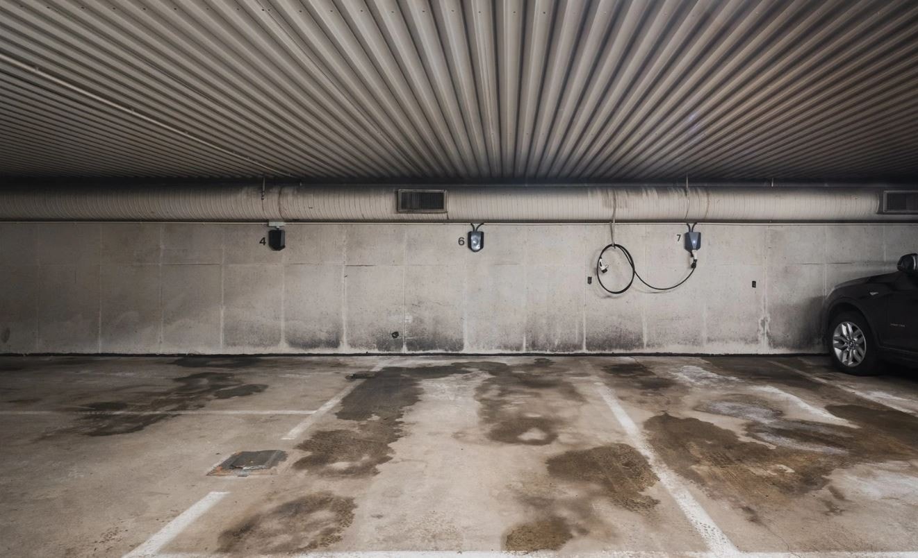 Garasjeplass i kjeller Galleribilde