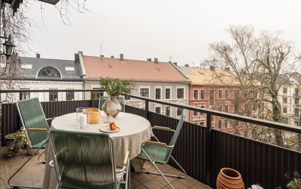 Balkong med utsikt Galleribilde