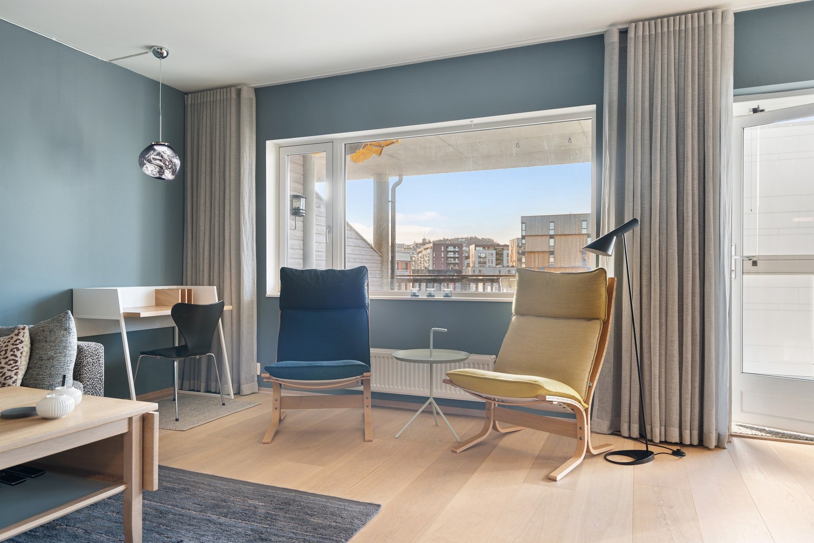 Oppvarming via fjernvarme, inkludert i de månedlige felleskostnadene. Galleribilde