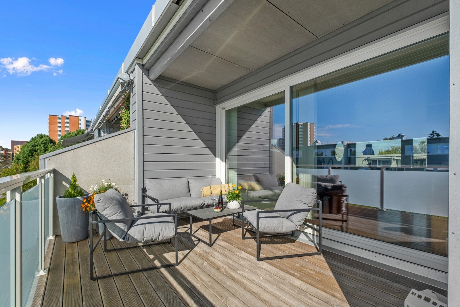 Veranda med meget gode solforhold Galleribilde