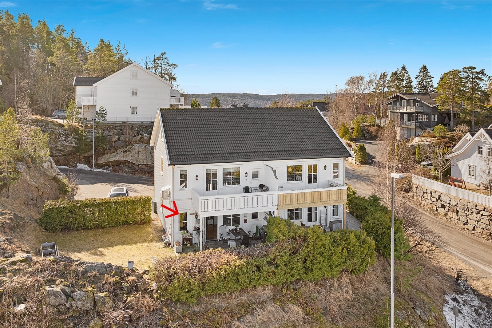 Leilighet beliggende i 1. etasje i 4-mannsbolig oppført i 2006. Galleribilde