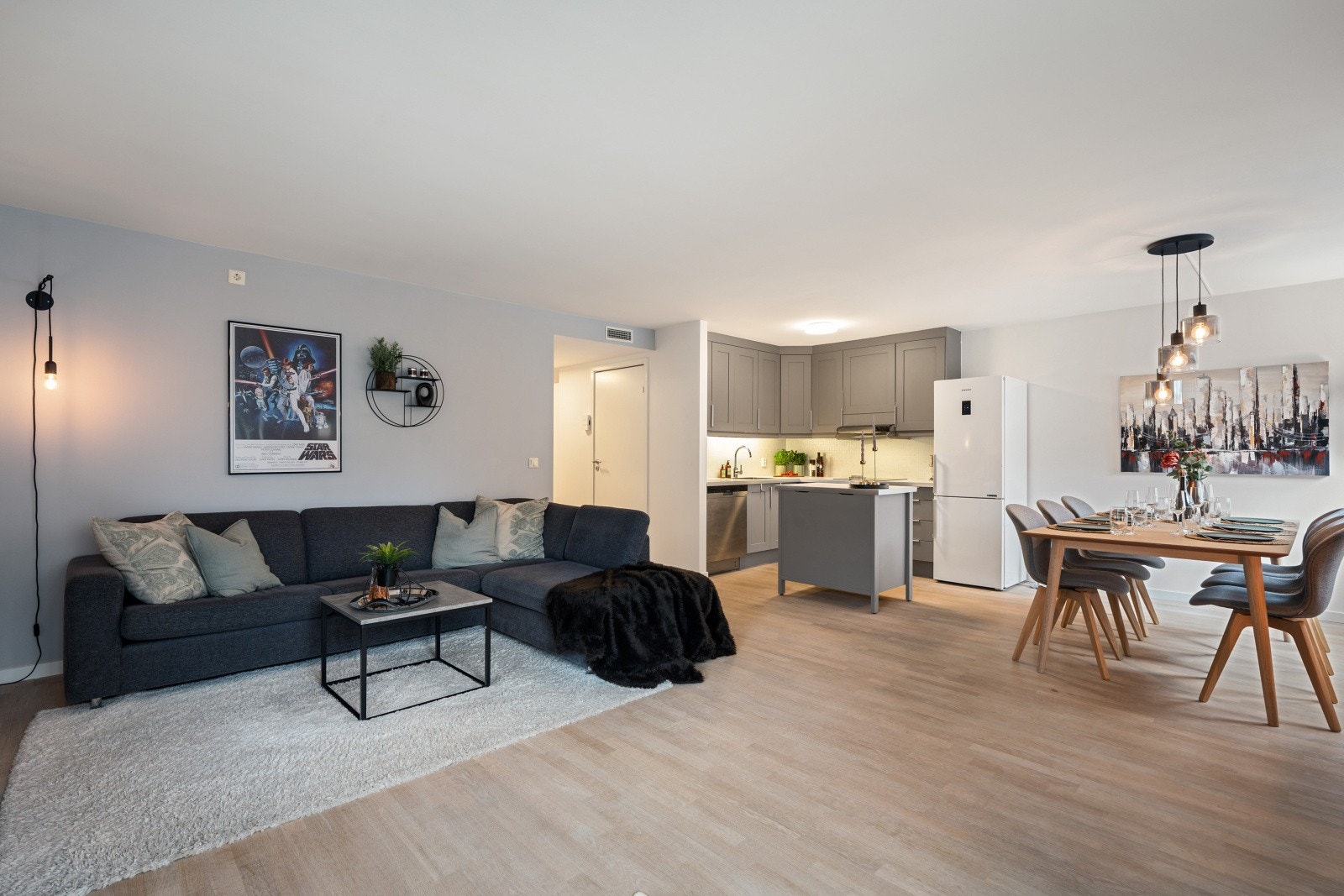 Leiligheten har og balansert ventilasjon som sørger for et godt inneklima. Galleribilde