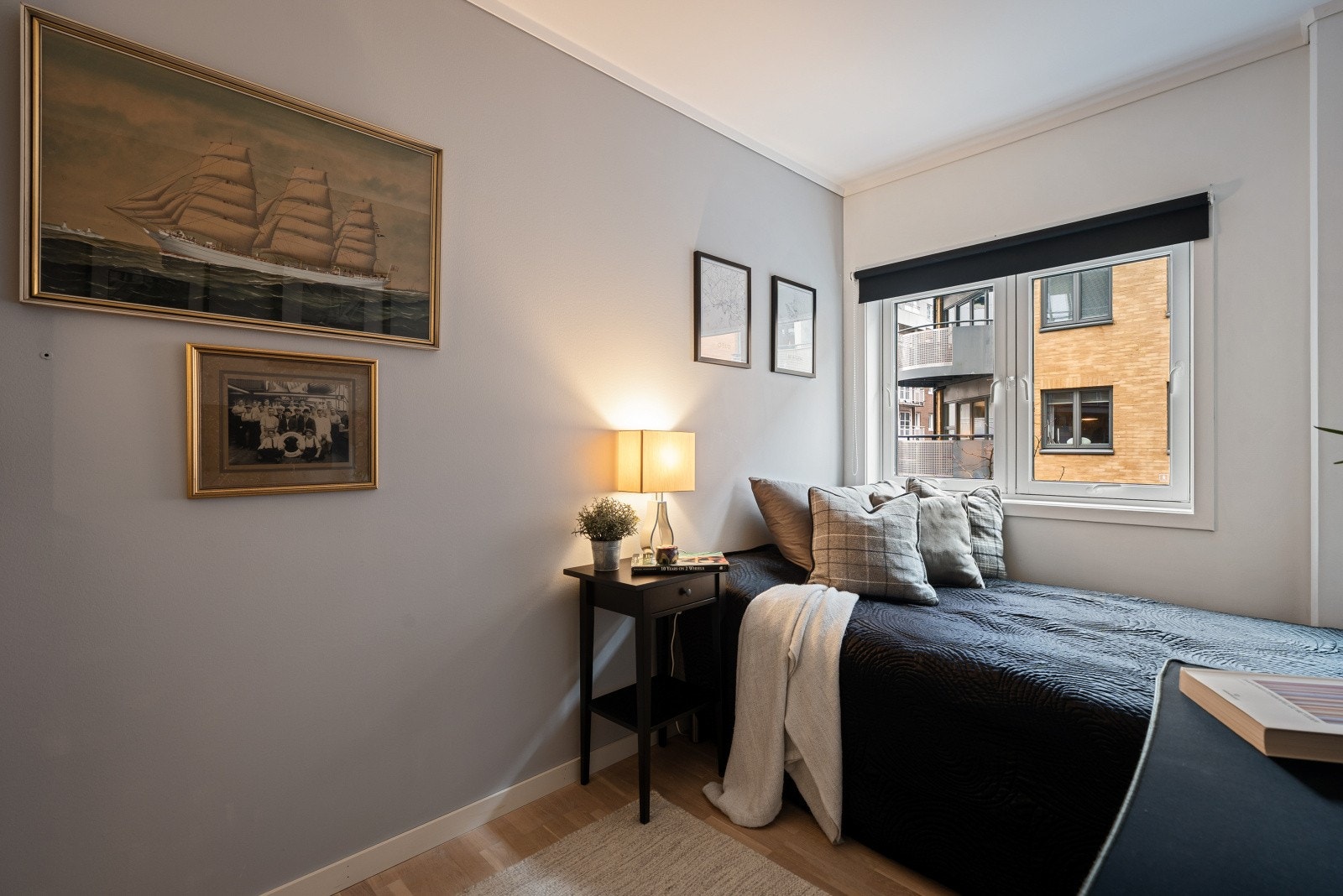 Det er innstallert smart belysning på begge soverom for optimalt leselys. Galleribilde