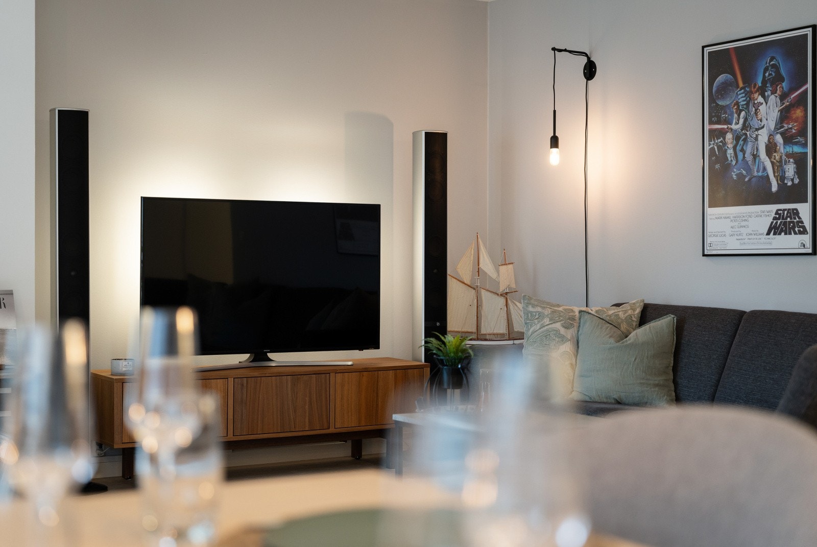 Stuen er på 36,9 kvm og gir plass til å innrede etter dine behov. Galleribilde