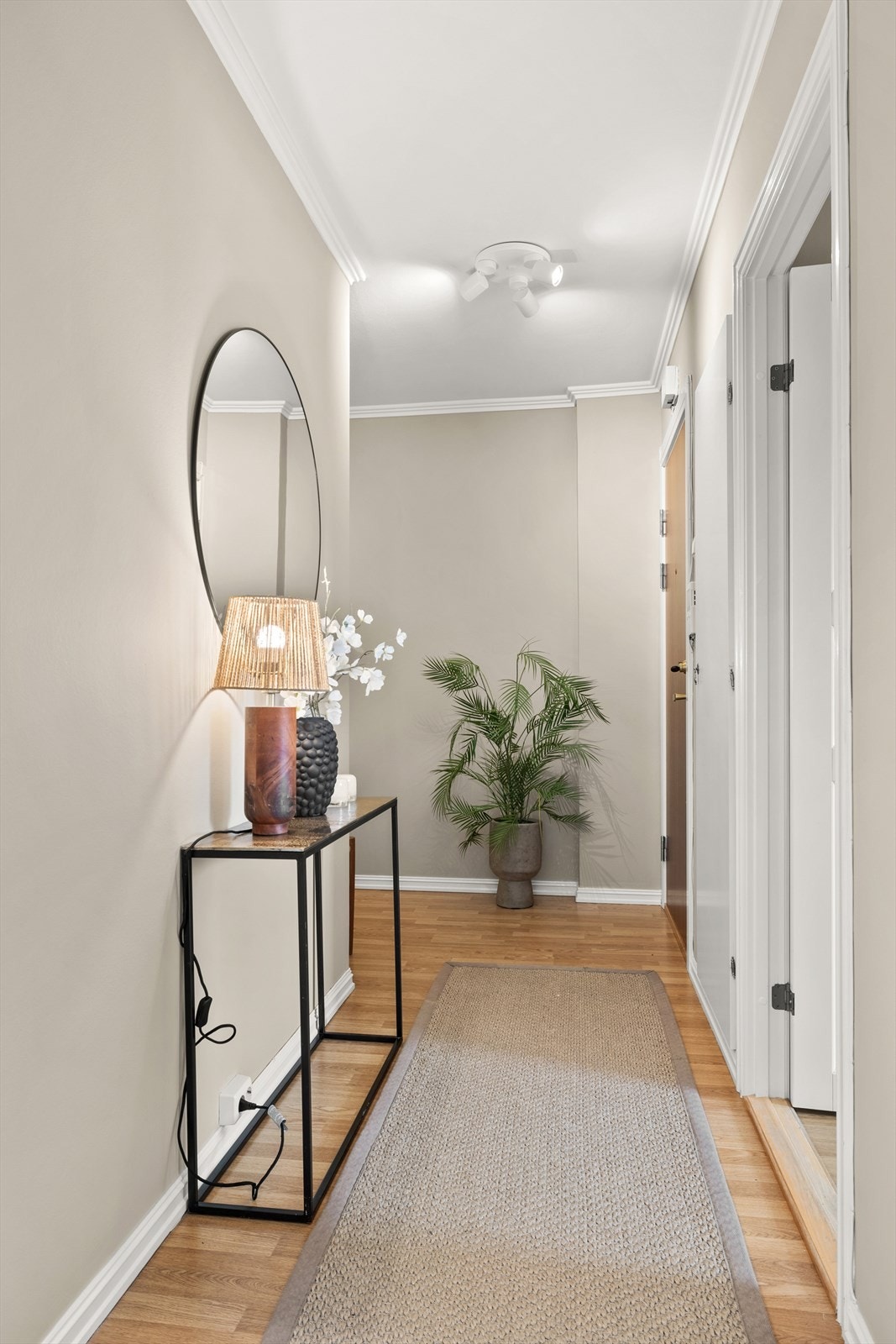 Leiligheten disponerer 3 boder i kjeller med gode oppbevaringsmulighter. Galleribilde