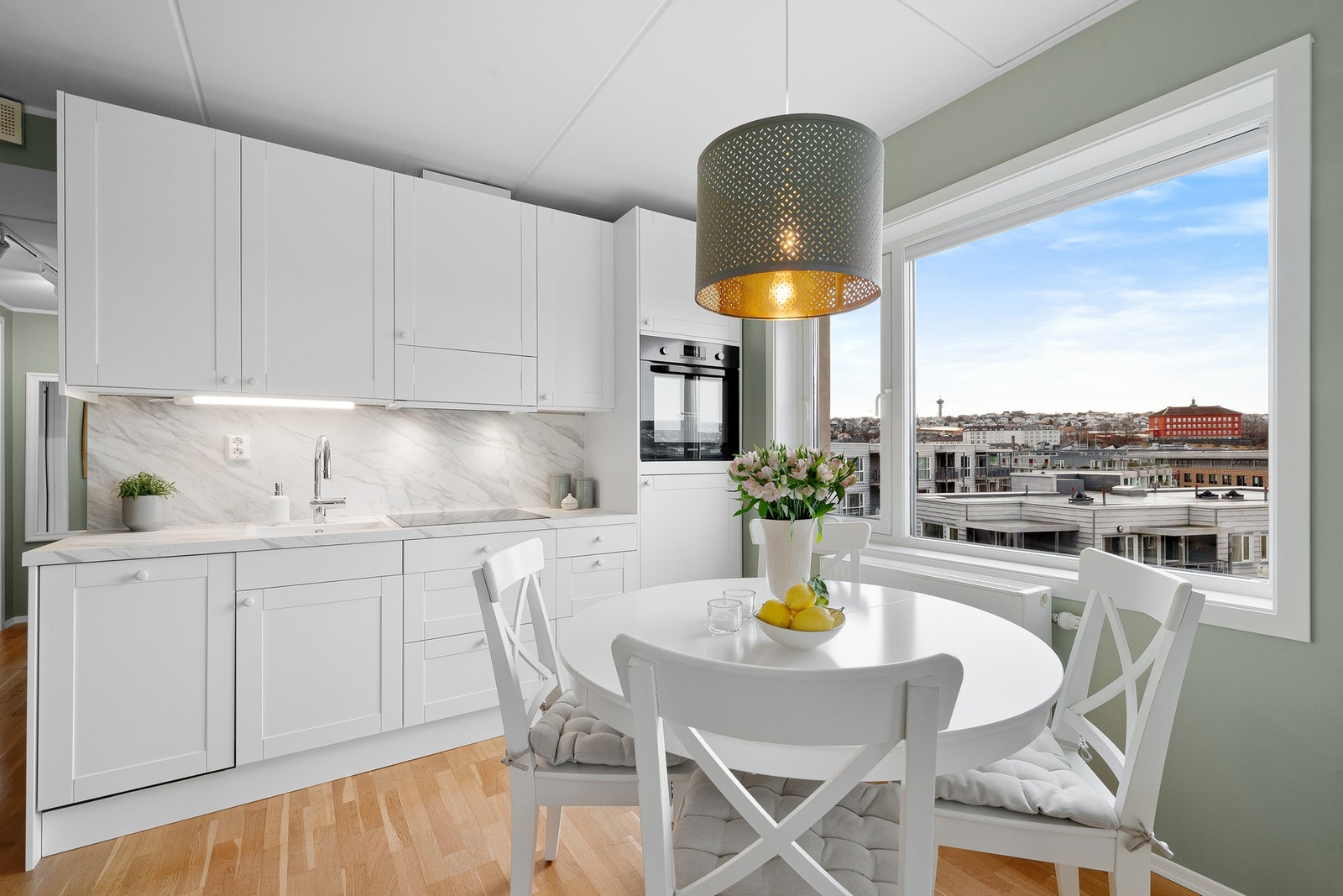 Kjøkkenet ble pusset opp med ny innredning i 2022. Galleribilde