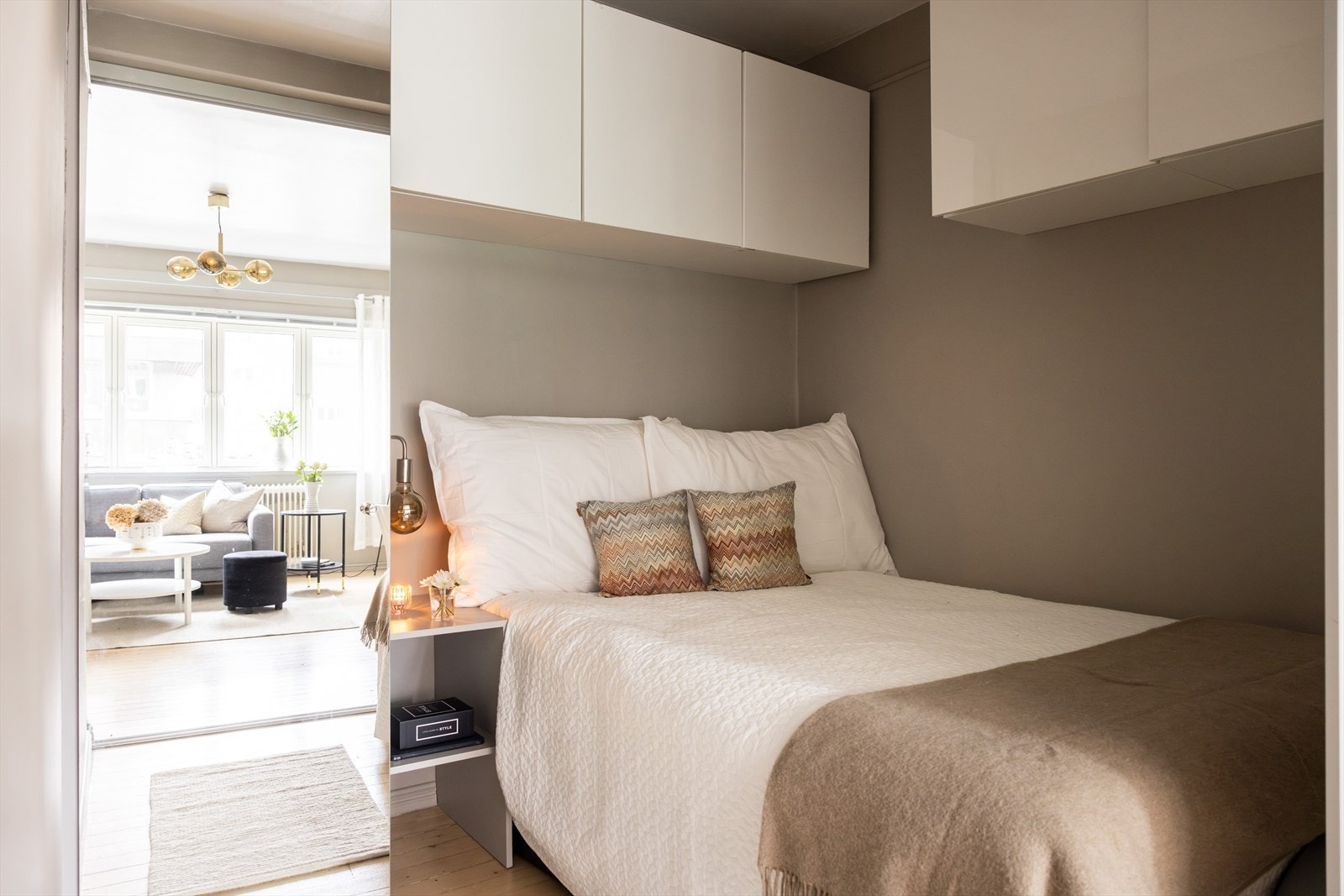 - Godt med oppbevaringsplass i garderobeløsning - Galleribilde