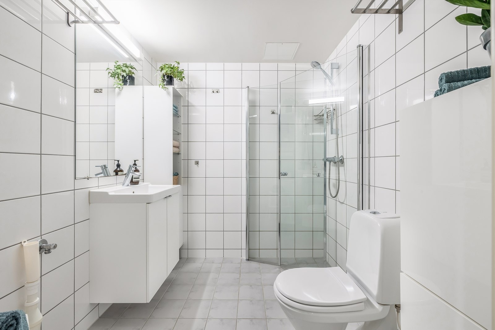 - Flislagt baderom fra 2004 med varme i gulvet - Galleribilde