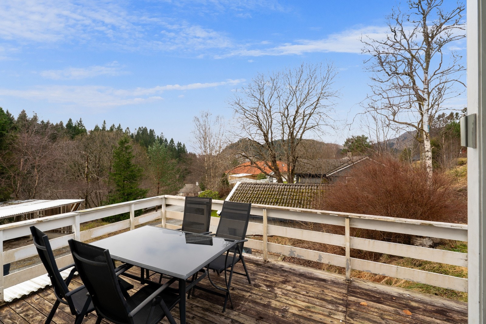 Terrasse med utgang fra stuen (19 m²) Galleribilde