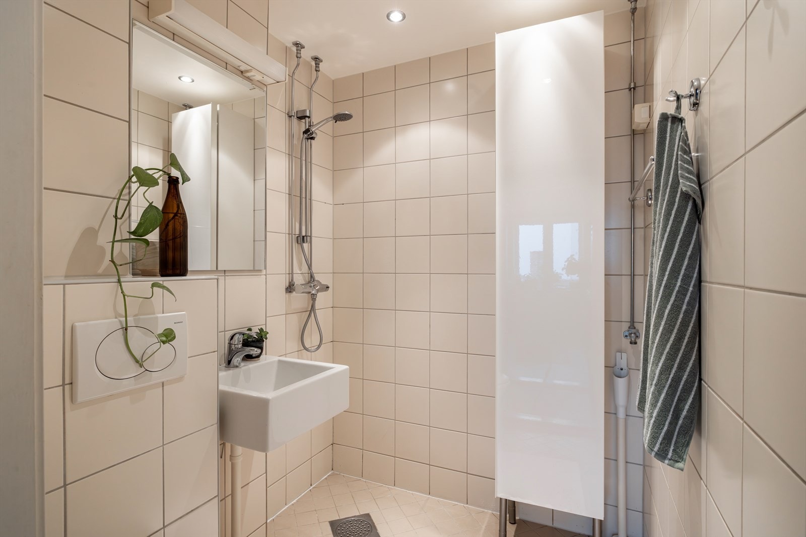 Tidløst bad som ble pusset opp i regi av borettslaget i 2010. Galleribilde