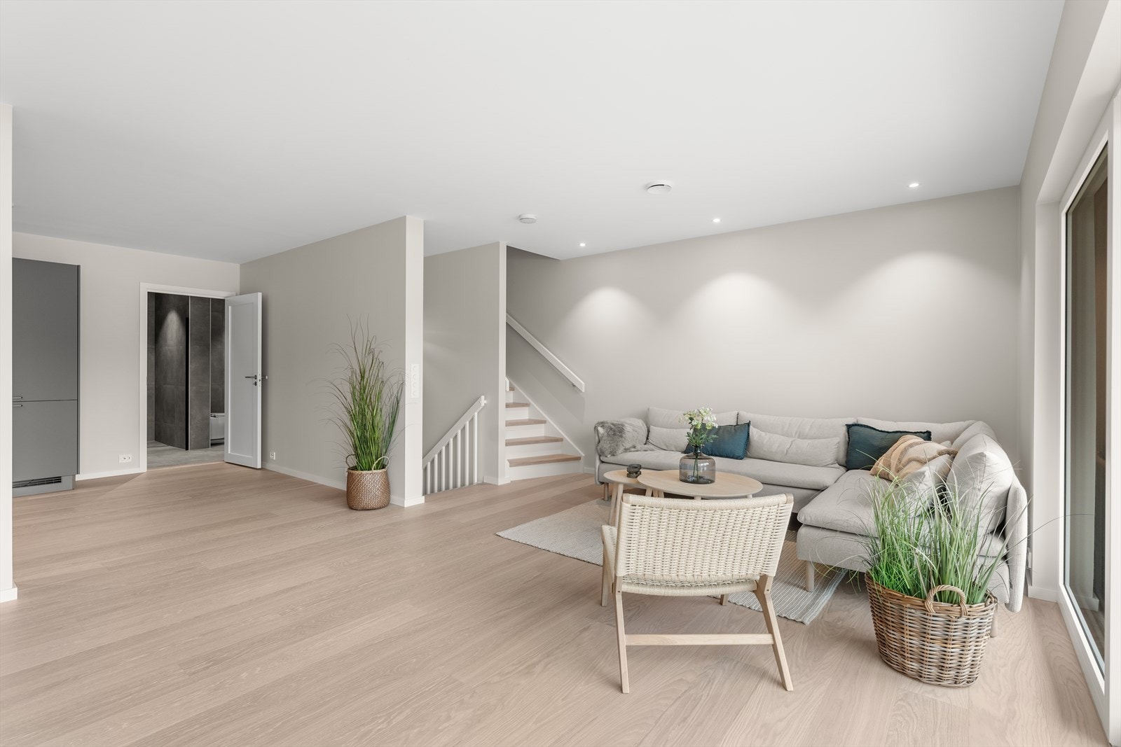 Velkommen til stue/kjøkken i 2.etg Galleribilde