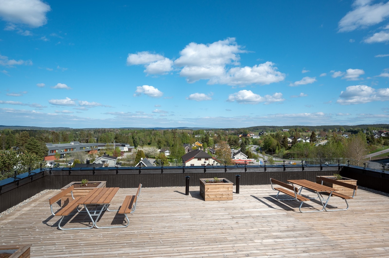 Med en takterrasse som dette ligger alt til rette for å nyte varmere dager fullt ut. Galleribilde