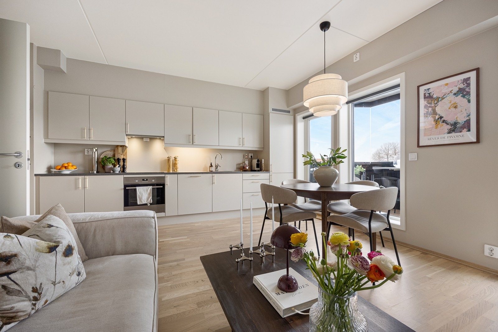 Velkommen til Tverrveien 3 - En fantastisk 2-roms leilighet i lekker og moderne stil. Galleribilde