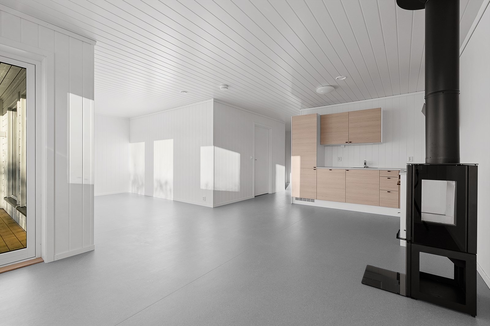 Entrèen fører deg videre inn til stue/kjøkken Galleribilde