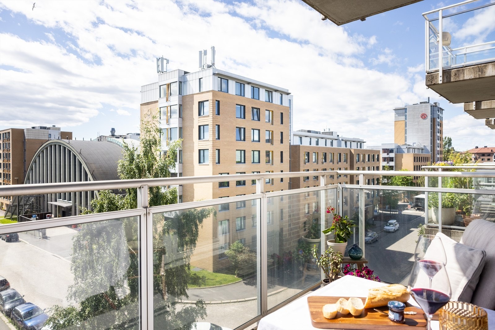 Sentral beliggenhet med nærhet til butikker, kaféer og kollektivtransport Galleribilde