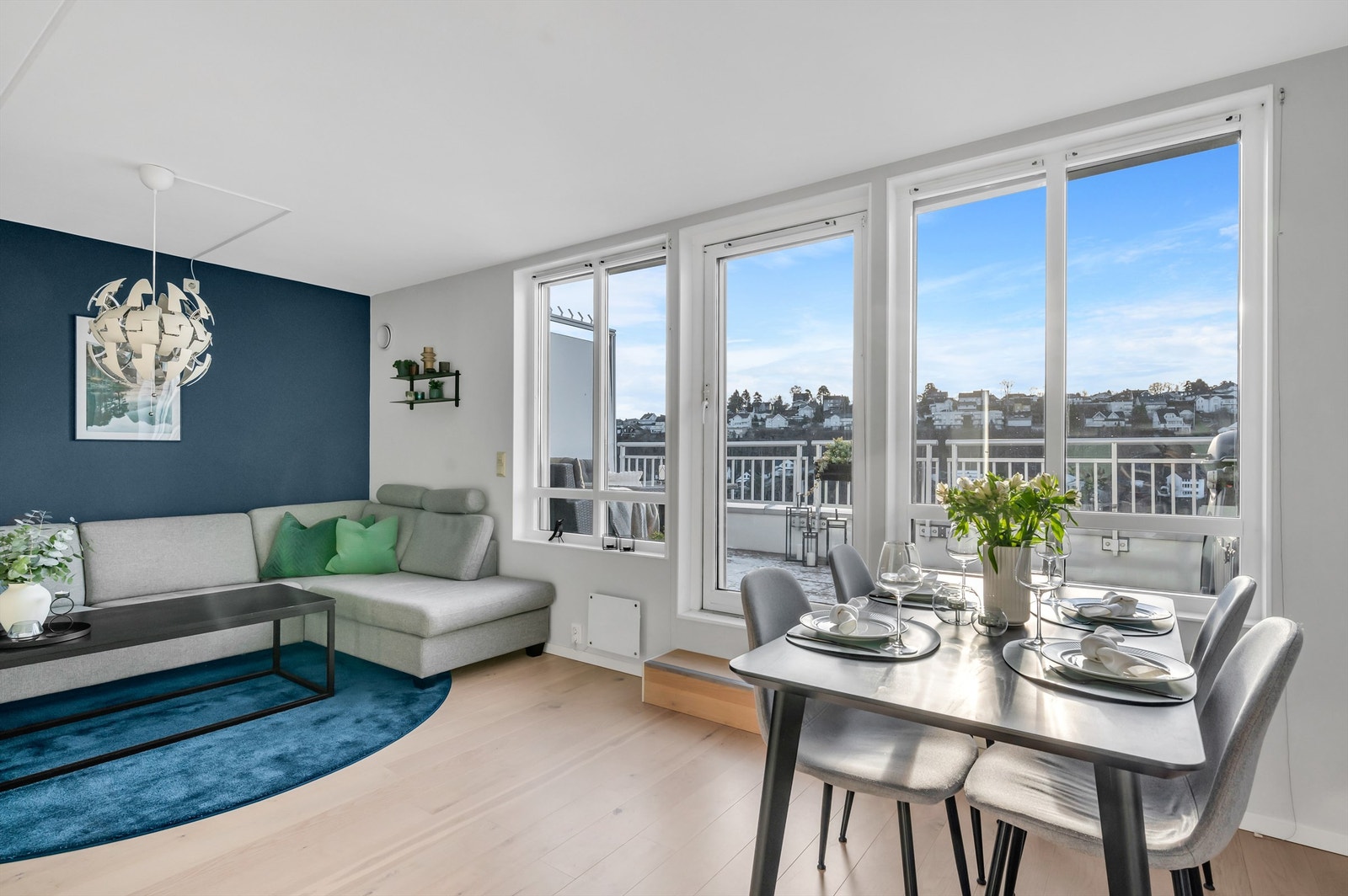 Fra stuen har du direkte utgang til leilighetens fantastiske takterrasse. Galleribilde