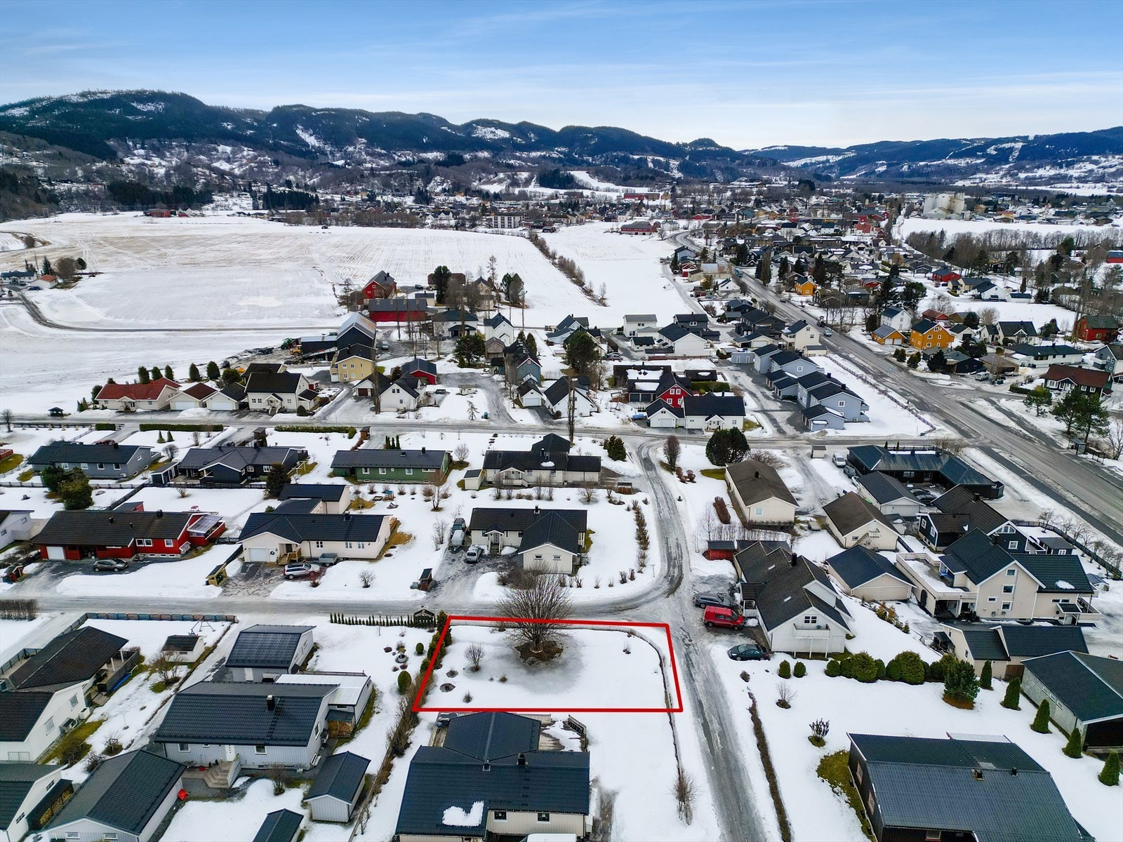 Drone over nærområde. Galleribilde