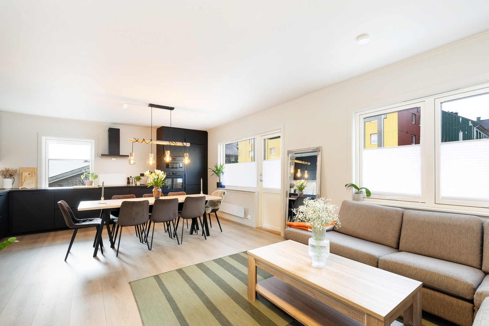 Sørmegleren v/ Johan R. Elieson har gleden av å ønske velkommen til visning av St. Olavs vei 12A! Galleribilde