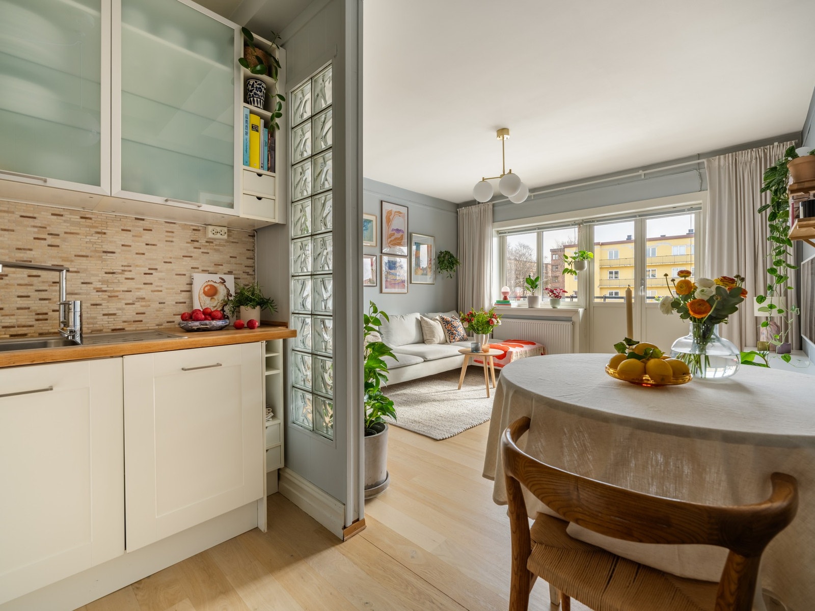 Leiligheten har en veldig hyggelig atmosfære som du bør oppleve. Galleribilde