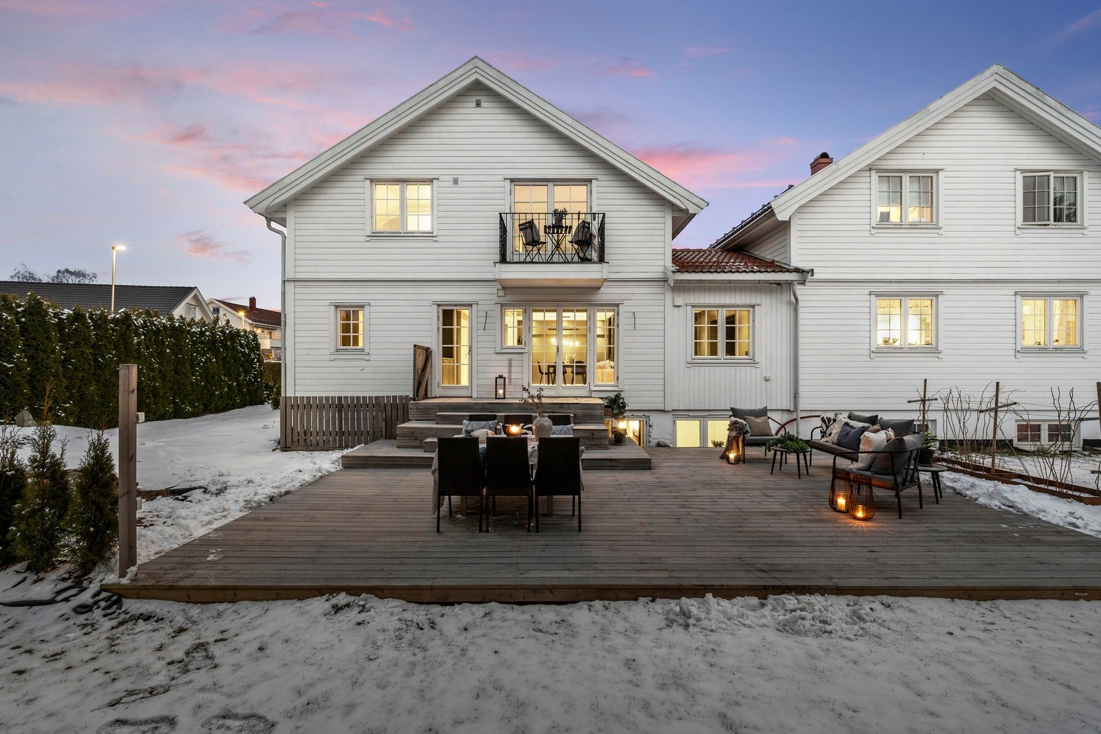 Nydelig opparbeidet hage med dyrkningsmuligheter. Galleribilde