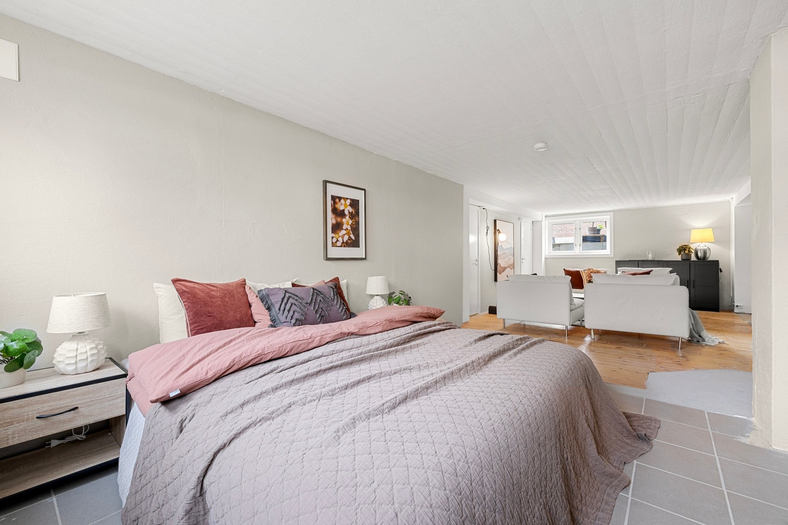 En praktisk løsning for ekstra soveplass i stuen, perfekt for fleksible behov. Galleribilde