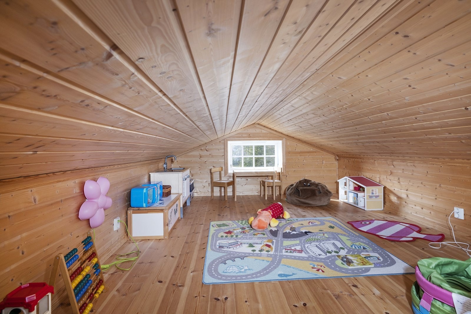 Innredet hems. Galleribilde