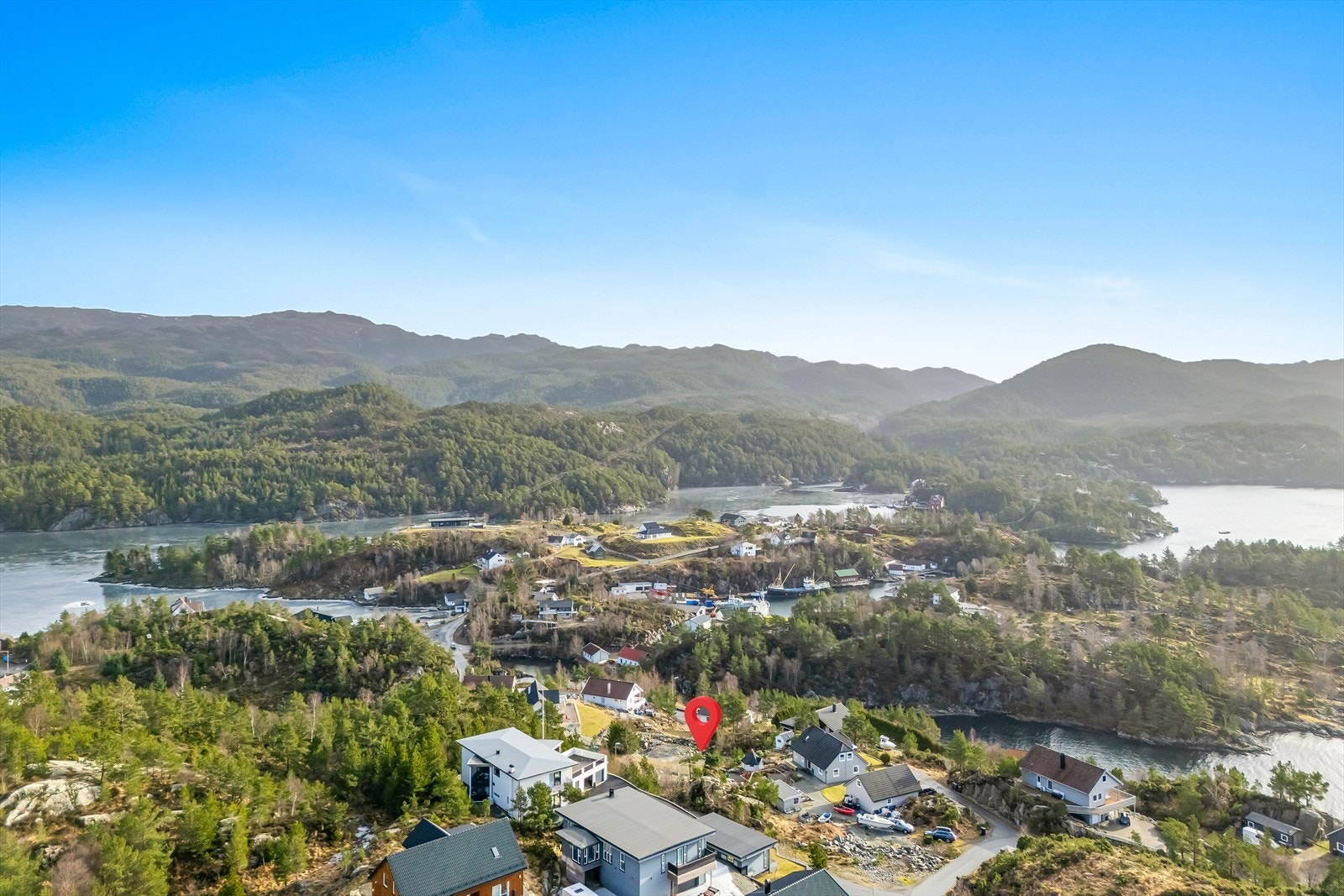 Dronefoto over skjærgården i Dåfjorden Galleribilde