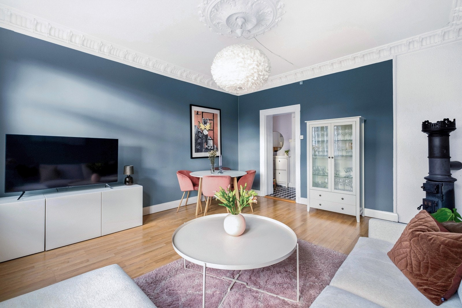 Stuen får godt med sol i den lyse årstiden. Galleribilde