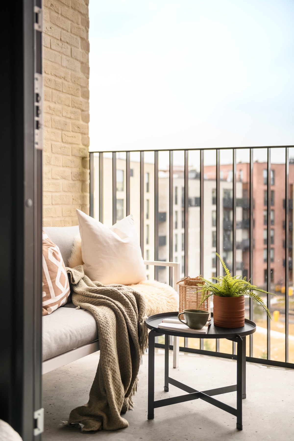 Solrik vestvendt balkong Galleribilde