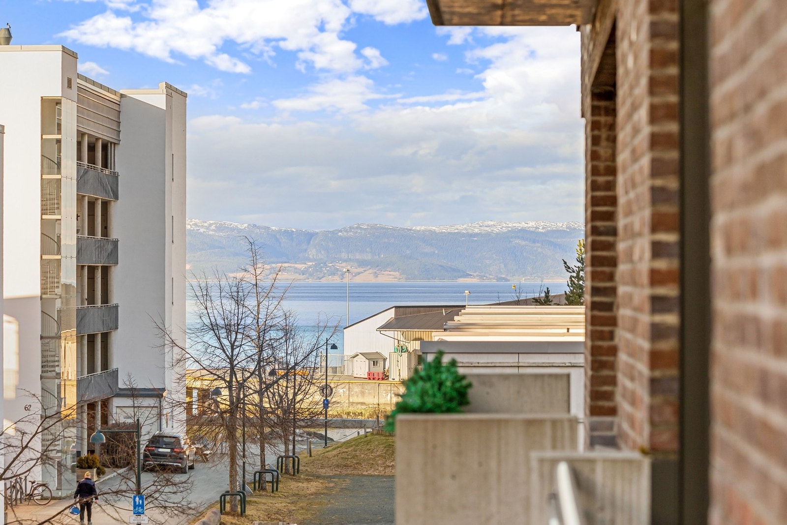 Her har man også utsikt mot Trondheimsfjorden og Fosenalpene. Galleribilde