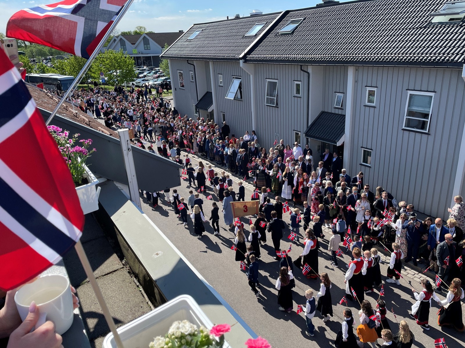 17. mai fra balkongen Galleribilde